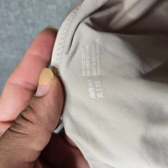 Aerie Printed Ruffle Keyhole One Piece Floral Swimsuit - Picture 8 of 10